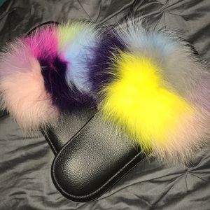 MULTI COLORED FLUFFY SLIDES 7.5💖💖